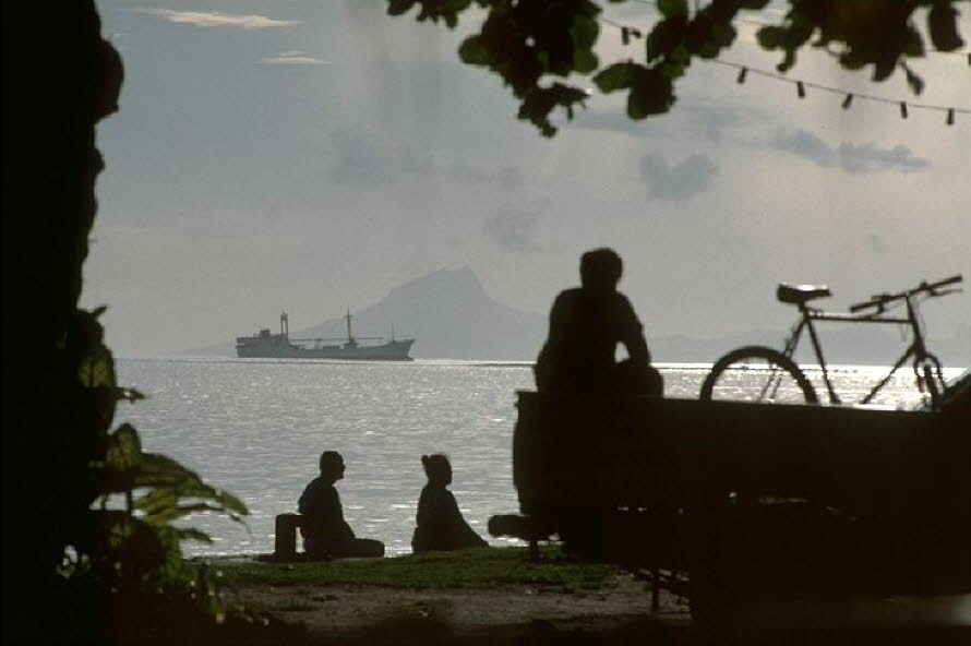 Die Vaeanu verläßt Huahine